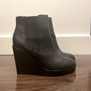 Wedge boots